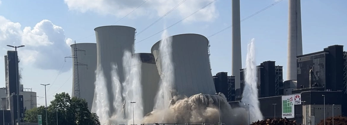 Kühlturm-Sprengung im Gelsenkirchener Norden