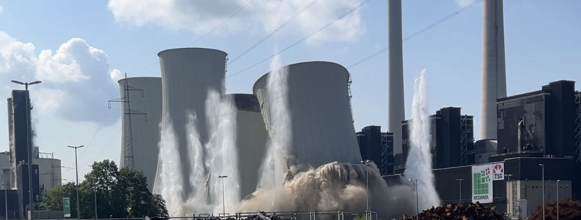 Kühlturm-Sprengung im Gelsenkirchener Norden