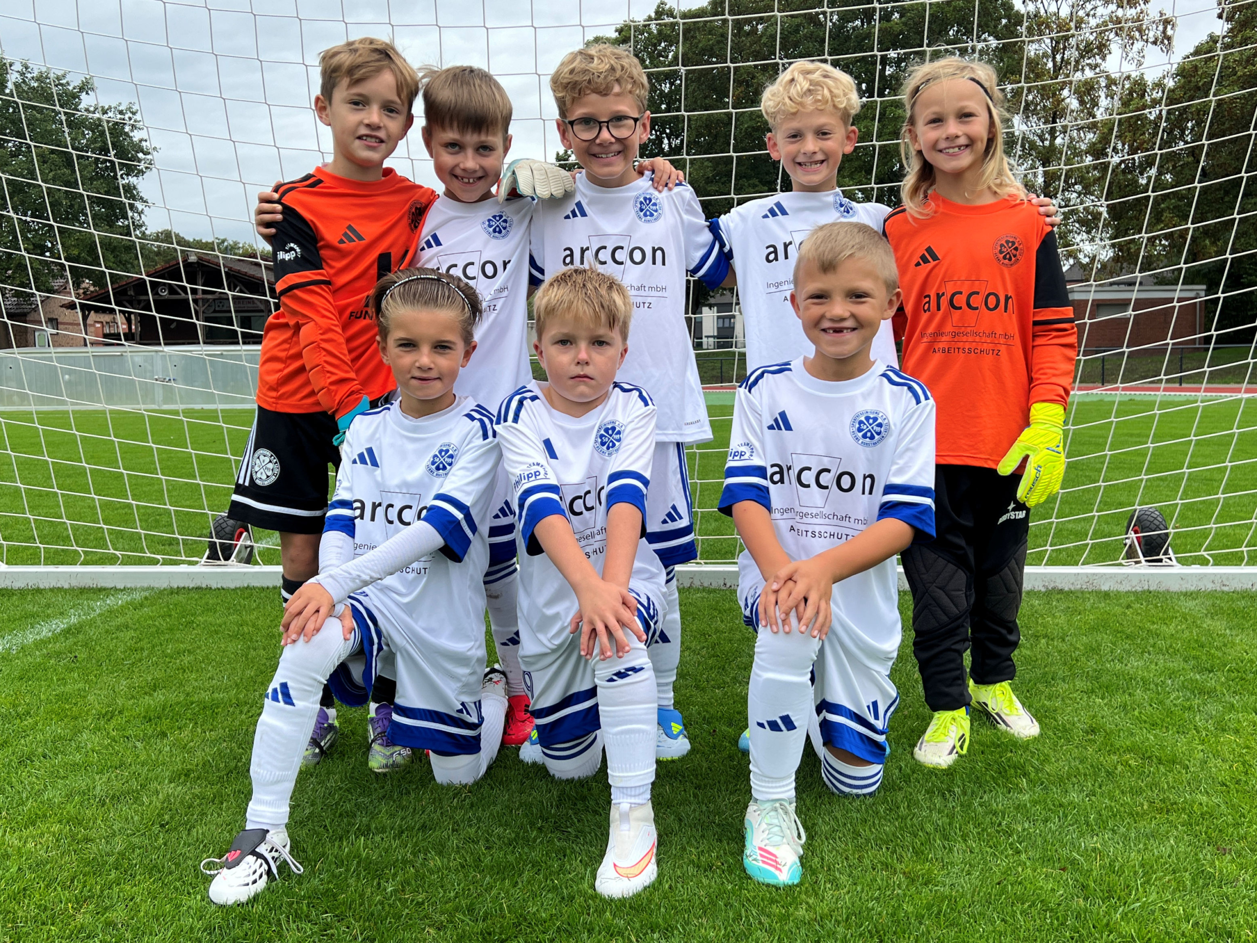 arccon sponsort Kinder-Fußballmannschafts Trikots Kinderfußball Trikots sponsor herne